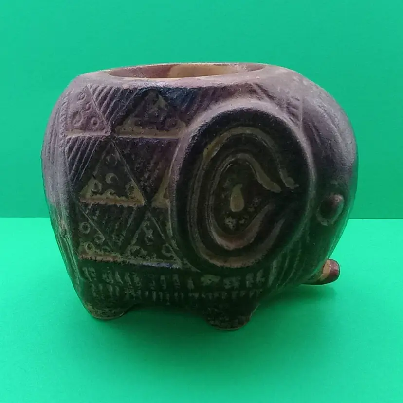 Vintage (70s) Japanese elephant candleholder