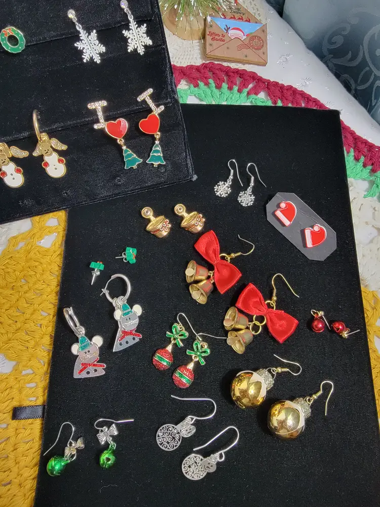 Lot of Christmas earrings