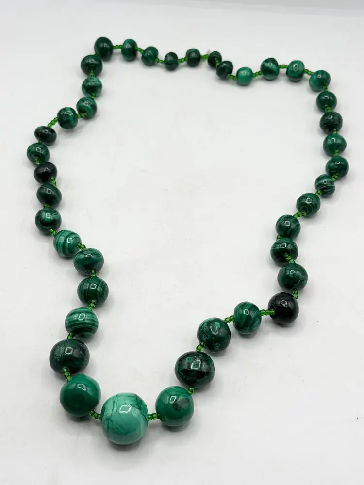Vintage green malachite stone beaded necklace