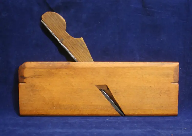 Wooden Molding Plane - Round - 1/4" Iron - BARRY & WAY   N. YORK