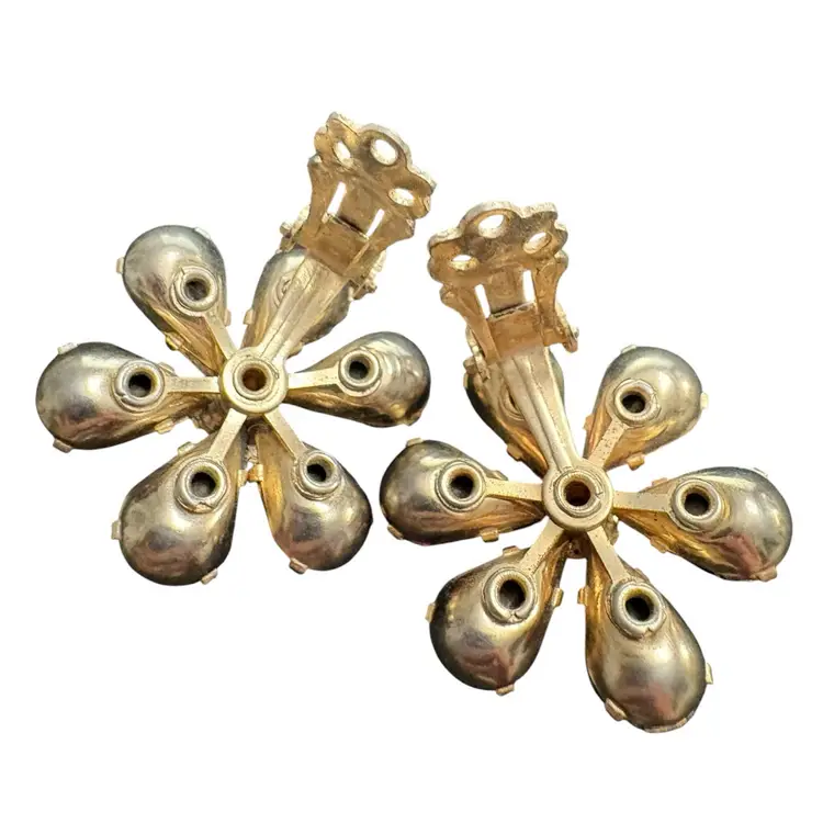 Vintage Purple Glass Prong Set Flower Clip On Earrings