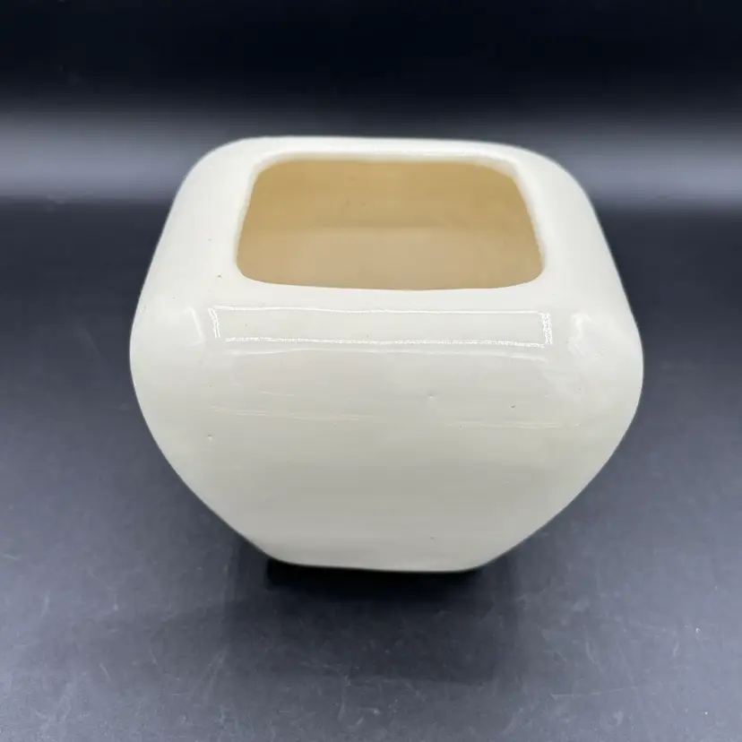Vintage planter - Haeger square ivory