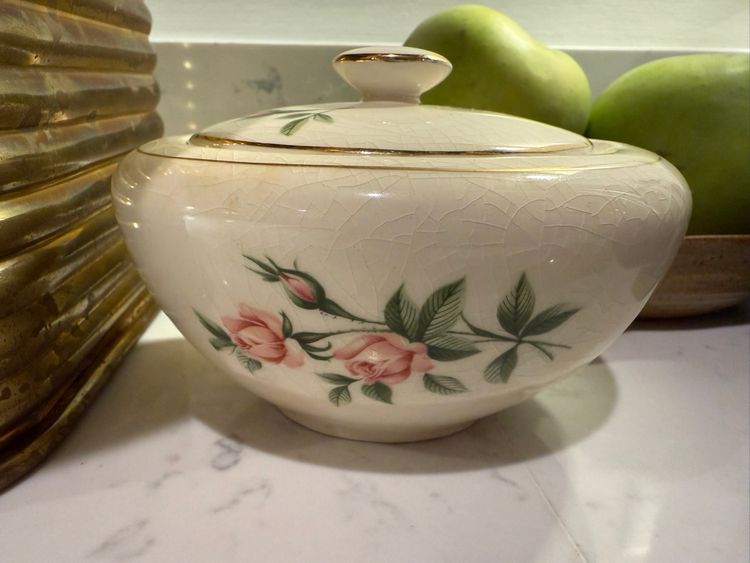 Edwin Knowles Tea Rose Covered Trinket Bowl