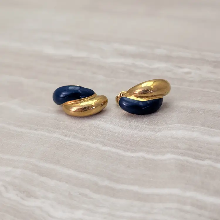 Vintage Clip On Earrings Stylish Gold Tone & Navy Blue Enamel