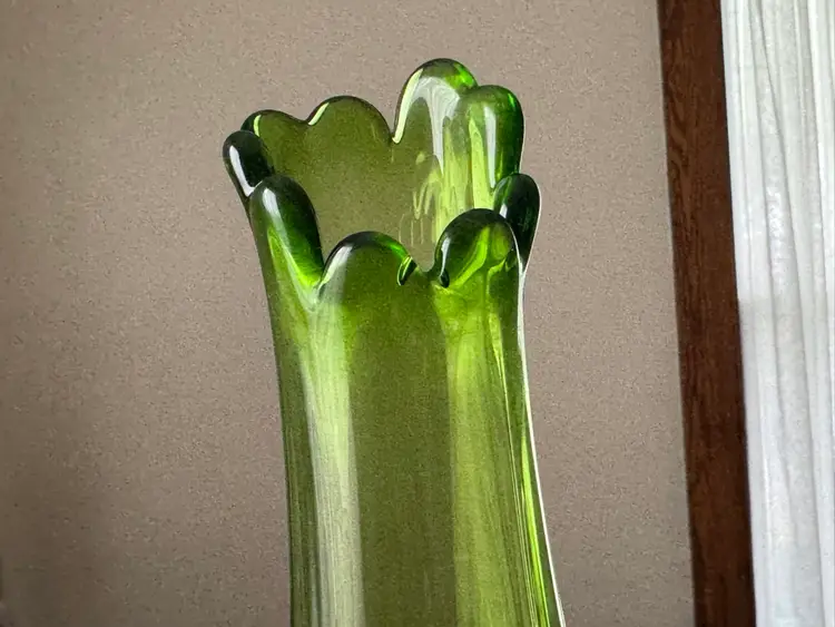 Vintage Kanawha Glass Green Swung Vase Moon And Star Pattern
