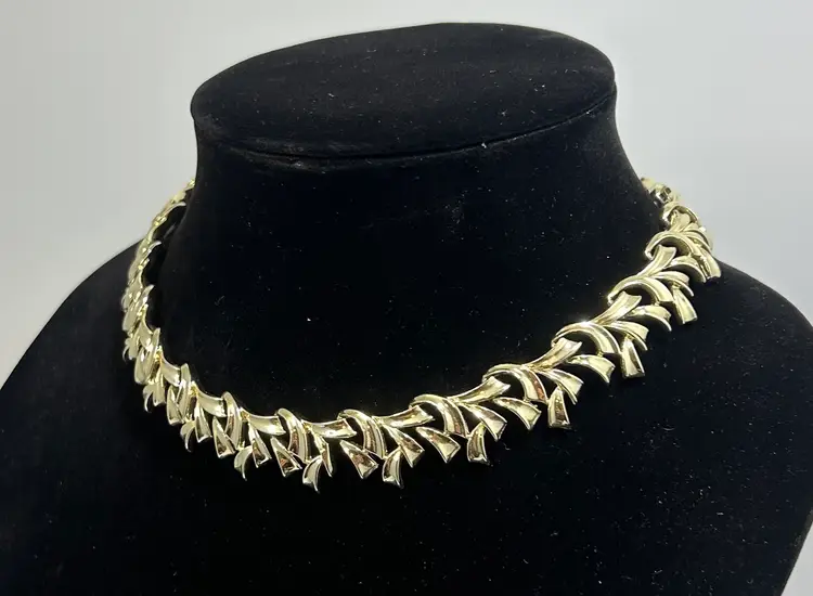 Vintage Coro Gold Tone Choker Style Necklace