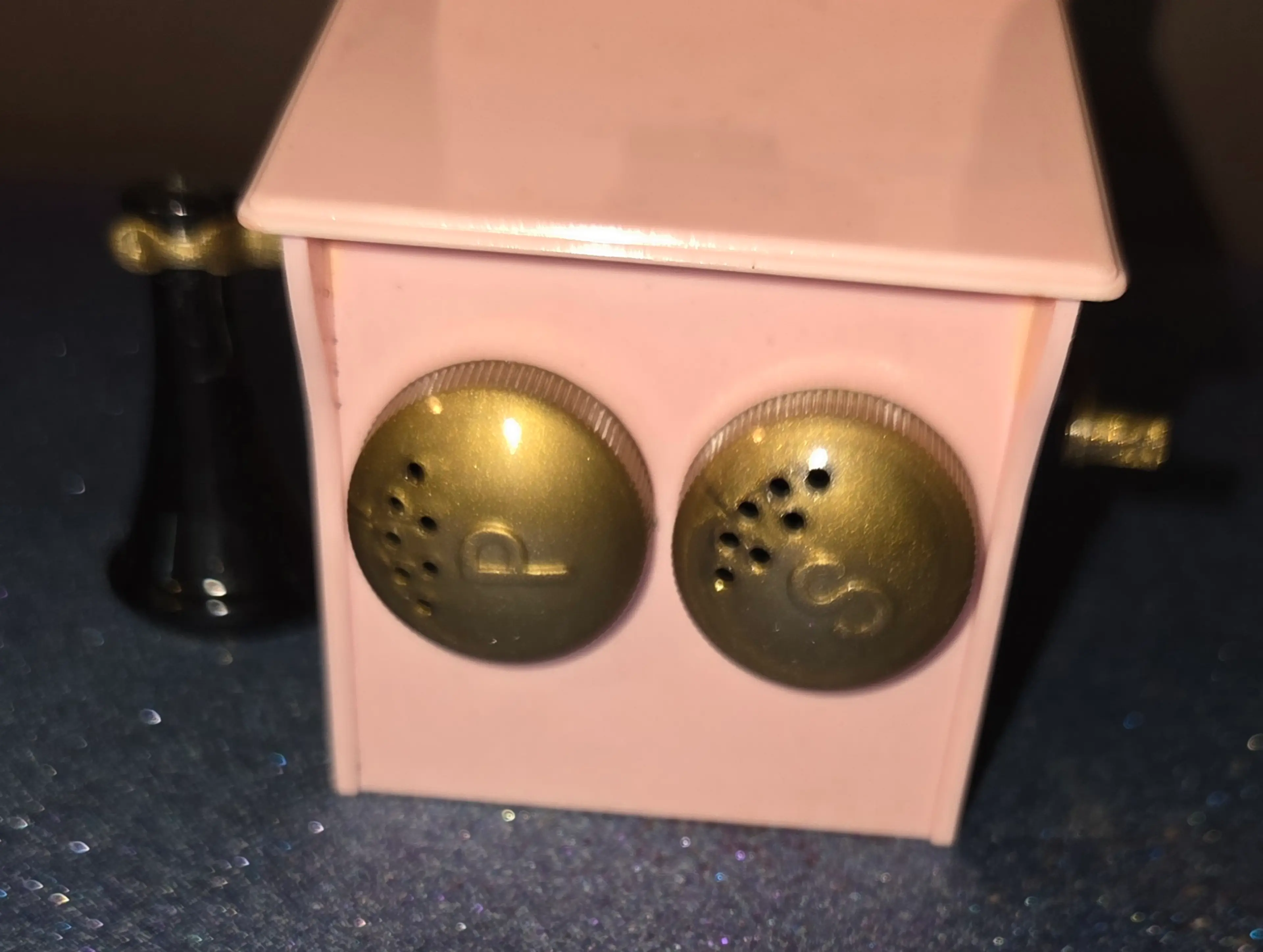Image 2 of 6