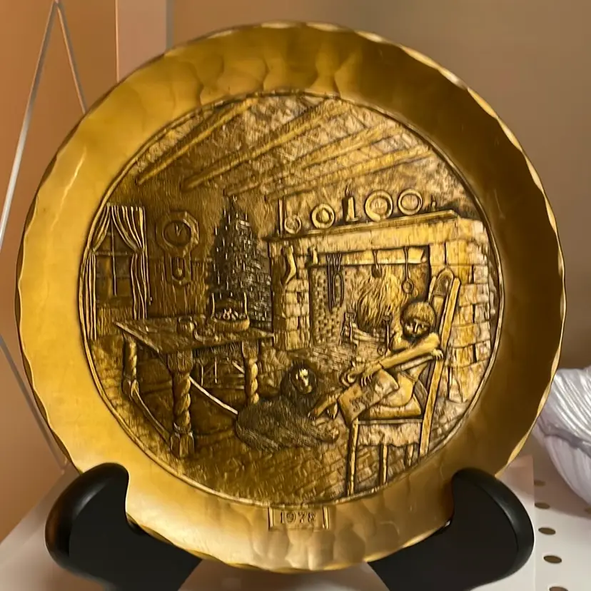 Vintage 1978 Wendell August 8” Bronze Plate