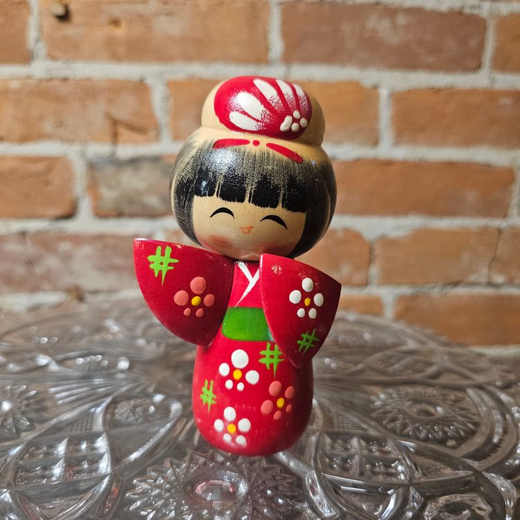 Vintage Japanese Kokeshi Doll – Hand-Painted Wooden Girl in Red Kimono, 4.5" Tall