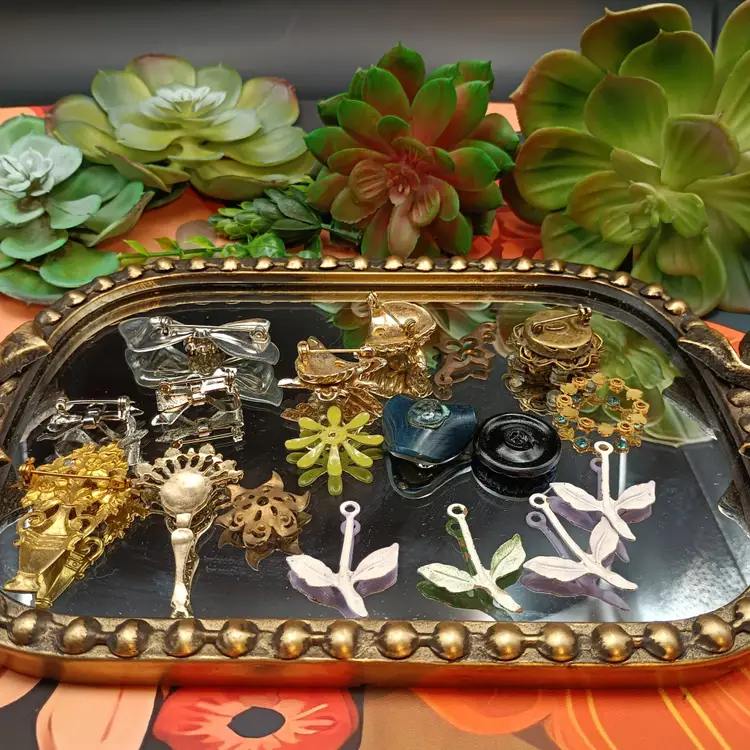 Flower Power Vintage Rhinestone Jewelry Craft Lot.