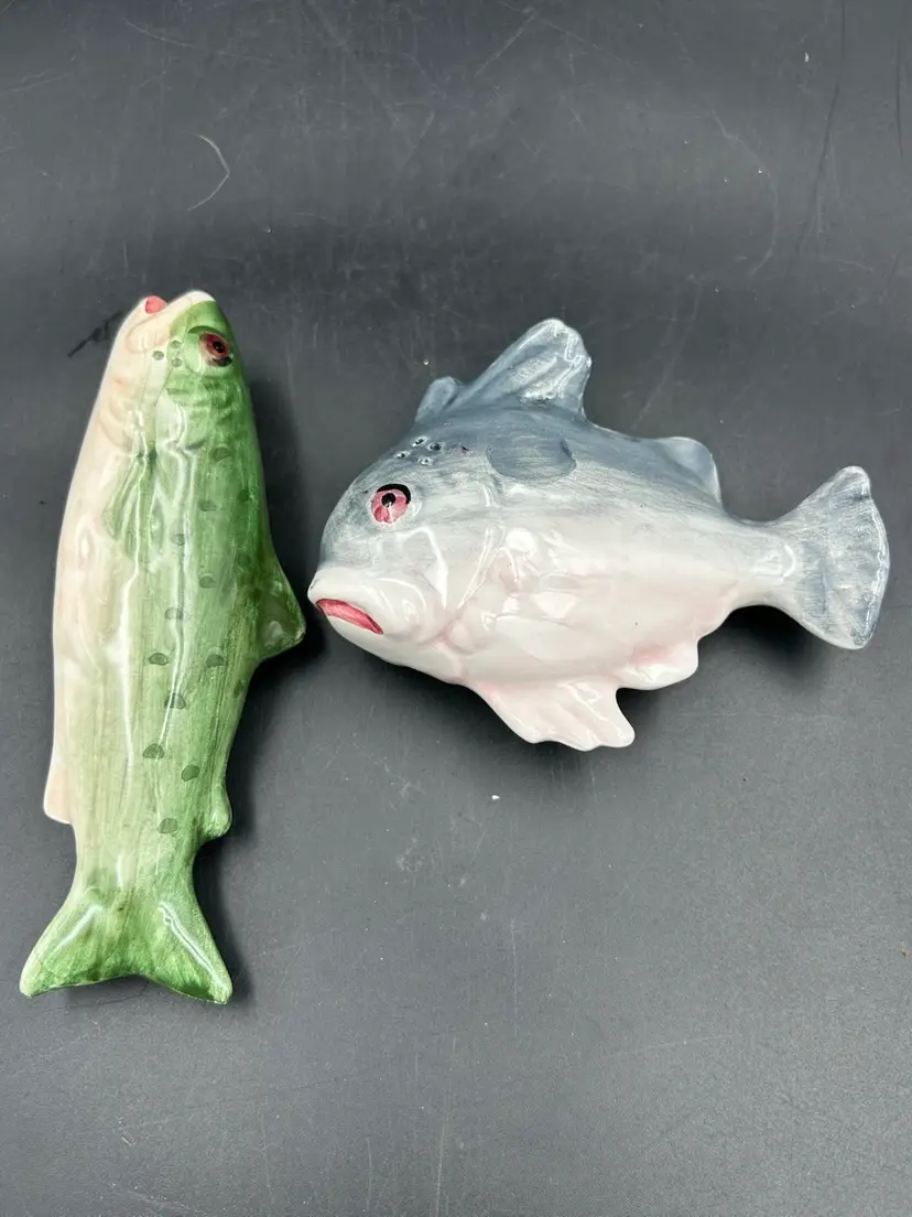 Vintage Italy, salt and pepper shaker, set hand, painted fish