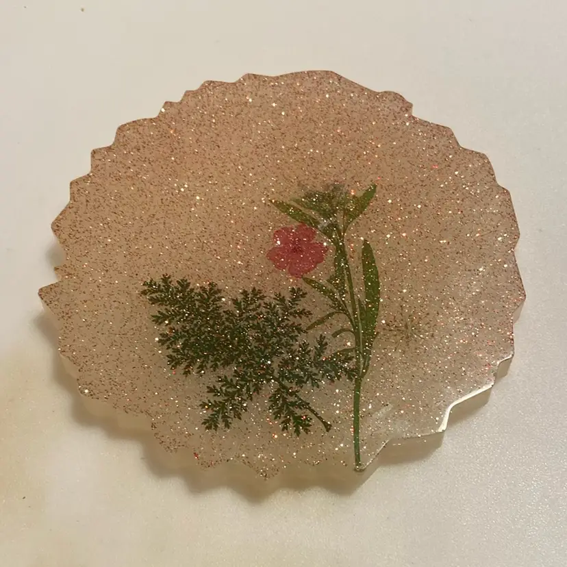 Resin Coaster With Dried Flowers White With Red Glitter