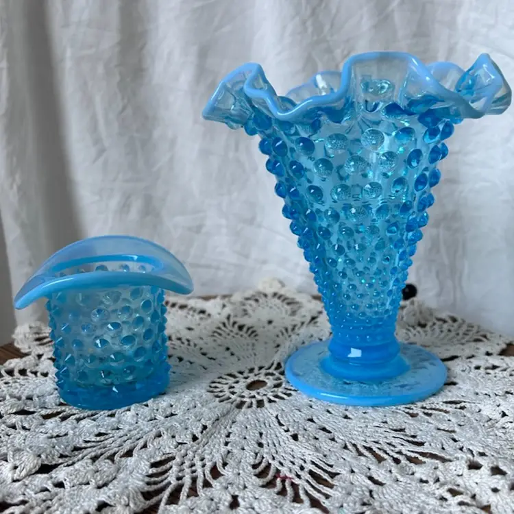 VINTAGE FENTON BLUE OPALESCENT HOBNAIL VASE & HAT TOOTHPICK HOLDER
