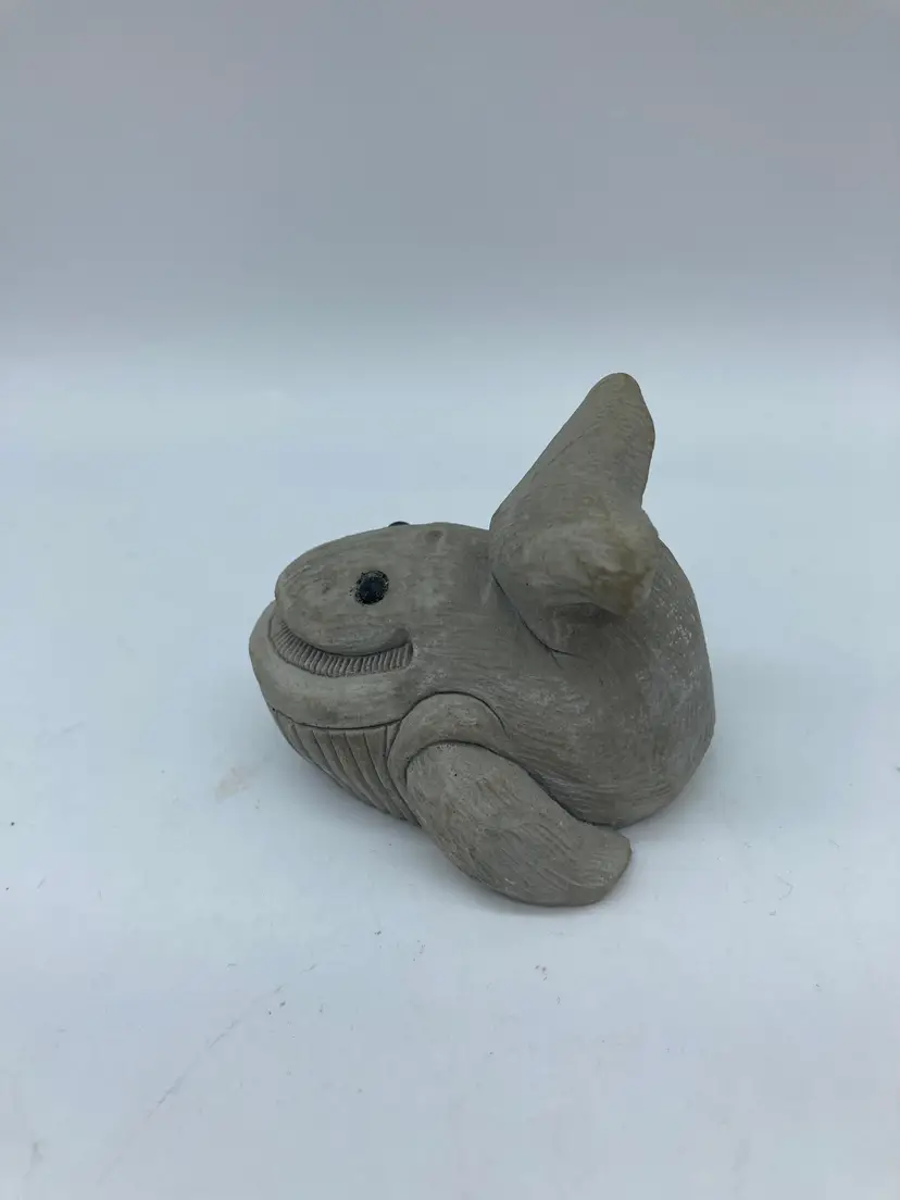 Smidgens 1984 Gray Smiling Whale/Figurine/Resin/Matte, Stamped