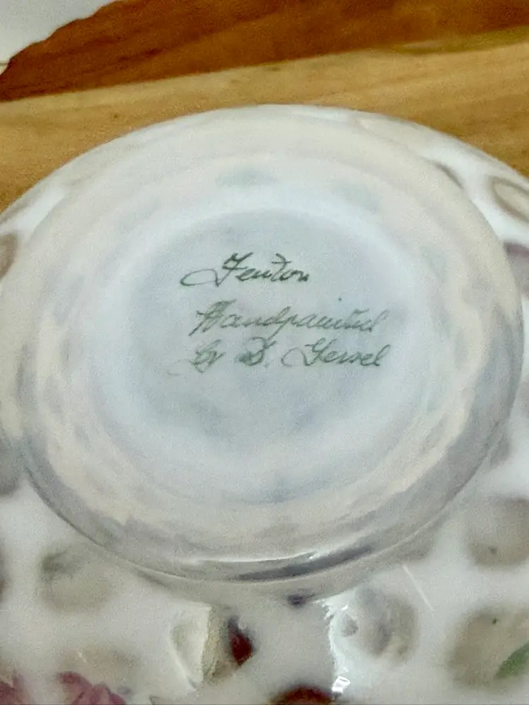 Fenton Hand Painted Purple Lavender Crest Diamond Optic Ruffled Vase