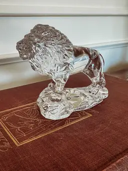 Lead Crystal LION from Wonders of the Wild Princess House