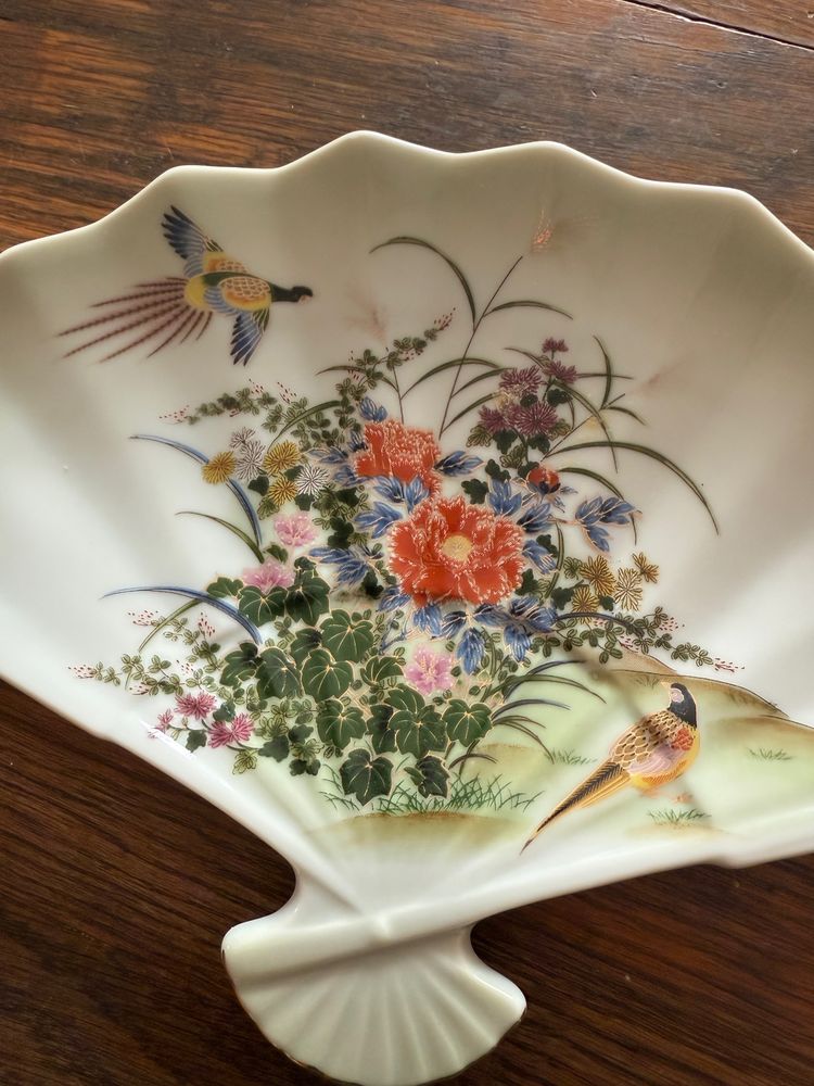 Vintage Meito Japan Fan-Shaped Porcelain Dish with Pheasants and Floral Design, 1950s–60s