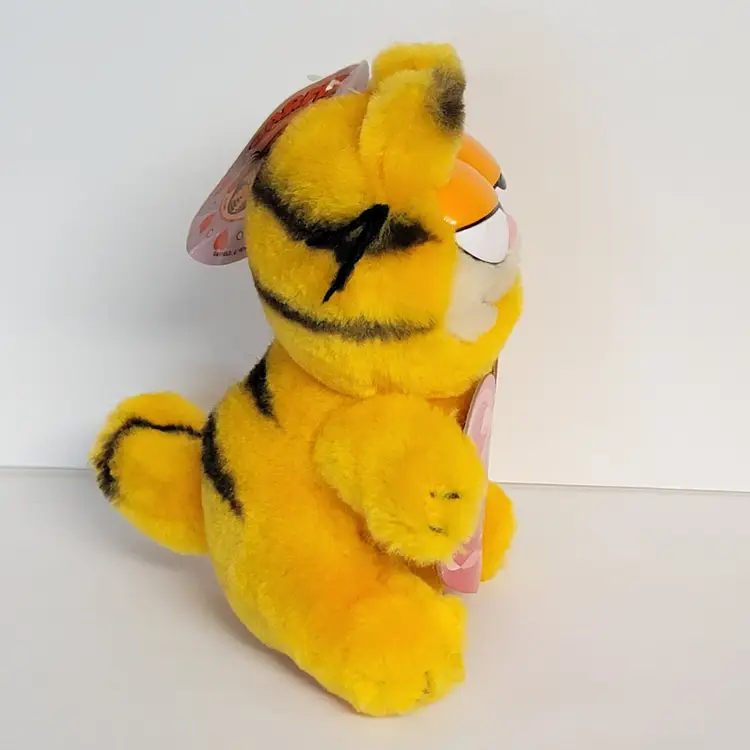 Vintage Valentine's Garfield Dakin plush
