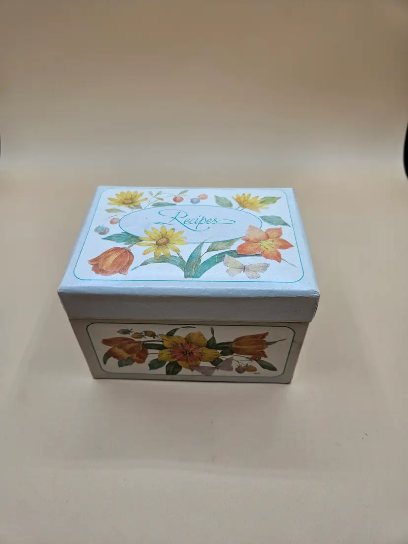 Current 1981 Cardboard Yellow Orange Floral 5.5" x 3.75" Recipe Box