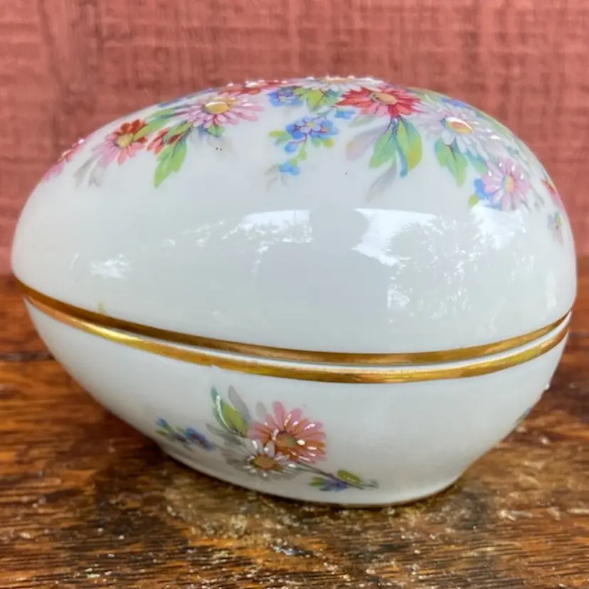 Porcelaine Artistique F. M Limoge France Trinket Dish. Egg Shaped, Floral- And Gold Gilt Decorated. Stamped Label de Qualité.
