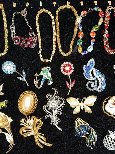 Glittery, Sparkly, Shiny Jewelry Show 