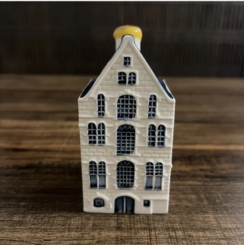 KLM Blue Delft House by BOLS Amsterdam #37 Sealed Mint Empty