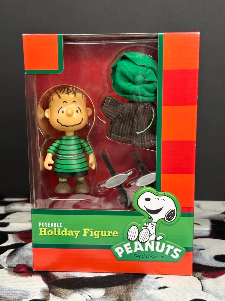 Linus Poseable Ice Skating Figure - Sealed