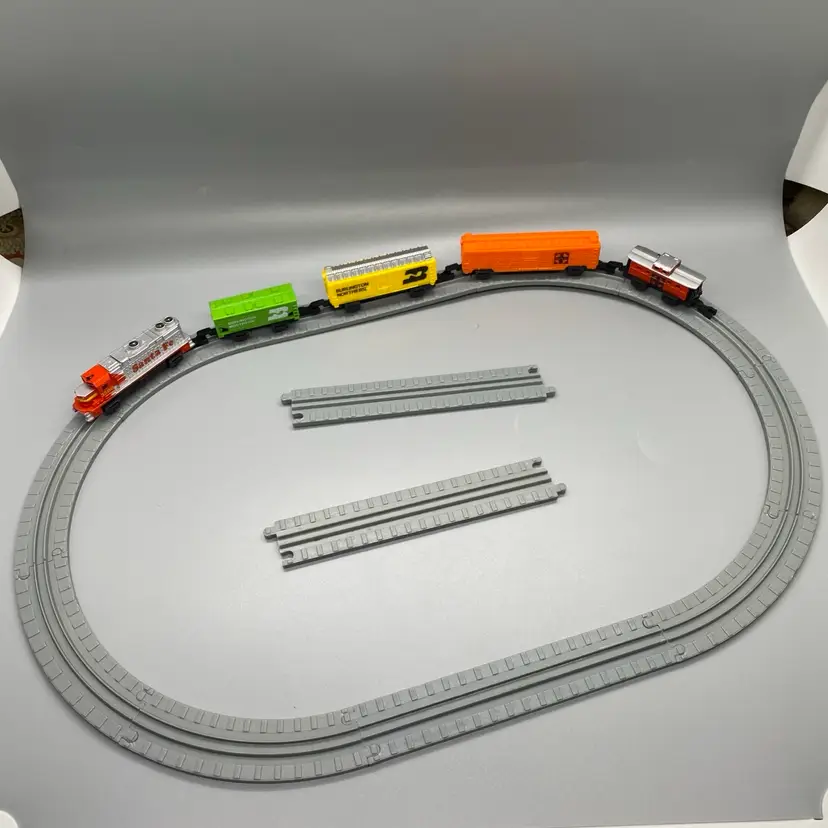 Micro Machine Santa Fe 5 Piece Train + Track