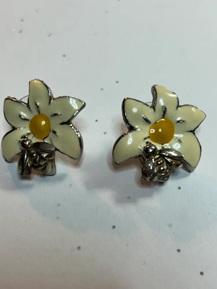 Lot Of 7 Pair Vintage Pierced Earrings