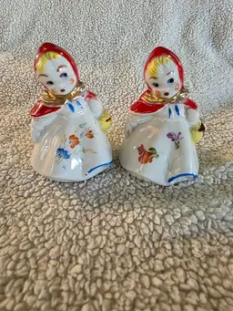 Vintage Hull Little Red Riding Hood Ceramic Salt And Pepper Shakers