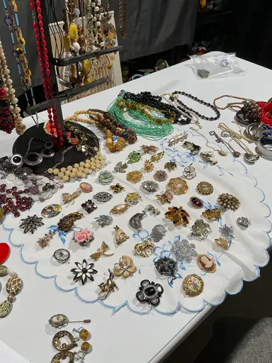 Annesyesteryear Jewelry Pop Up Bracelets, Brooches, Earrings, Necklaces