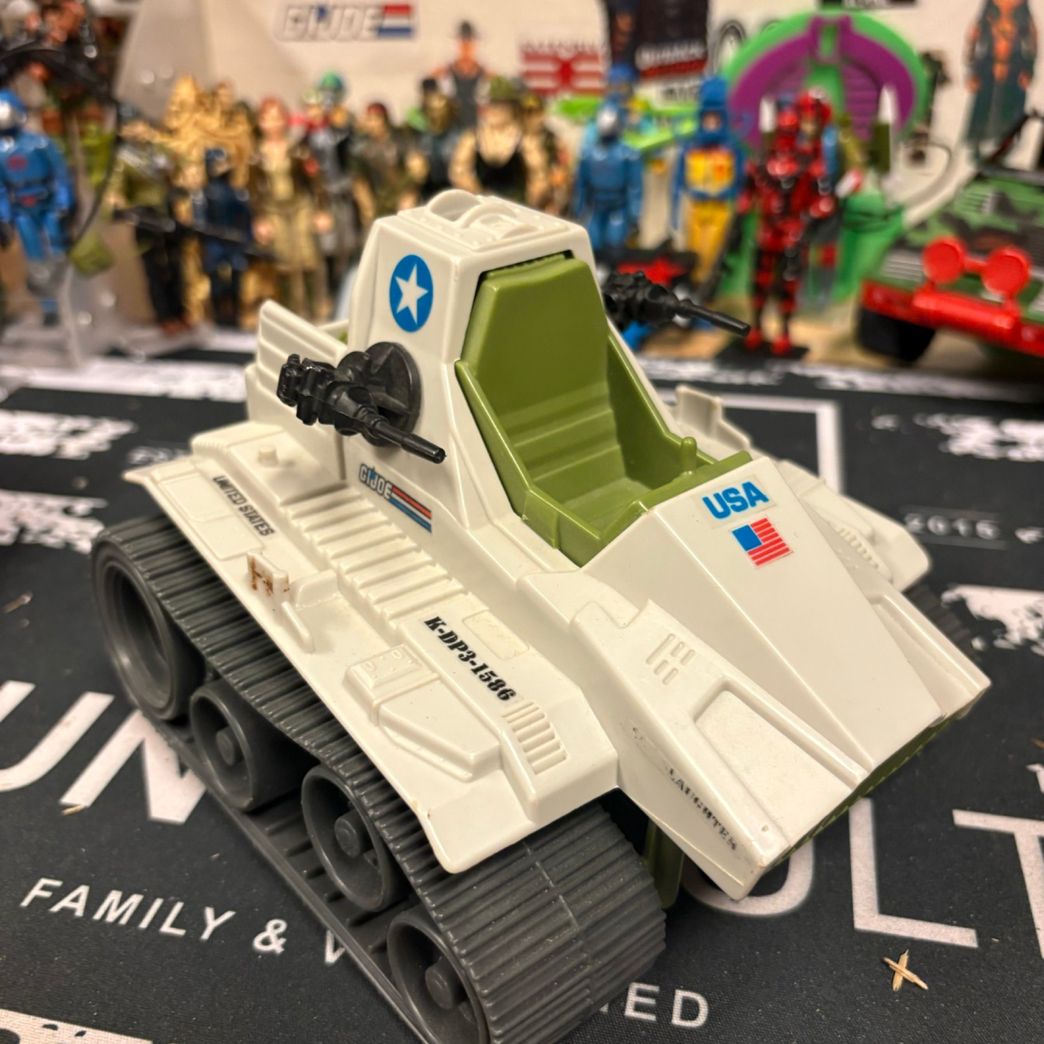 TOMAHAWK TOYS