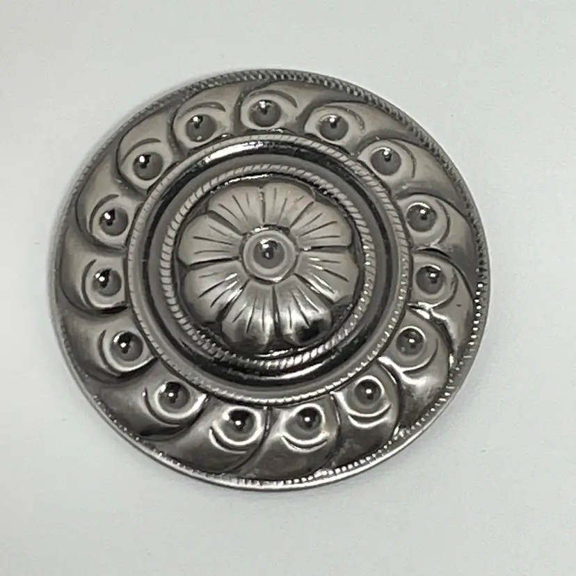 022 Lieba USA Scarf Clip Silvertone