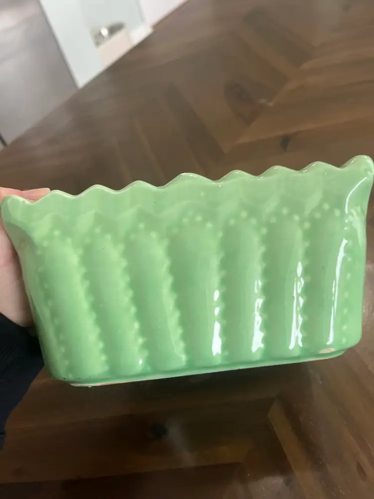 Vintage Cookson Pottery pastel green ceramic planter. 5.5x7.5x4”