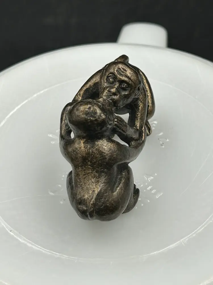 Vintage Bronze Japanese Netsuke kissing monkeys figurine