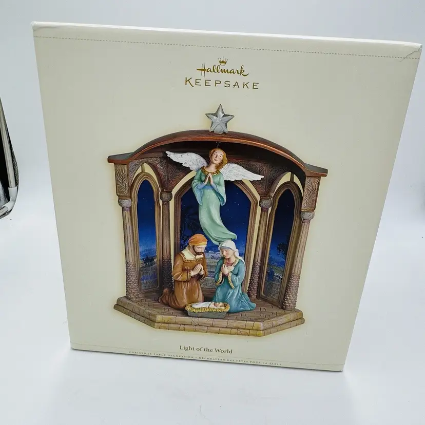 Hallmark 2006 Light of the World Table Decoration 5 Piece Nativity Set