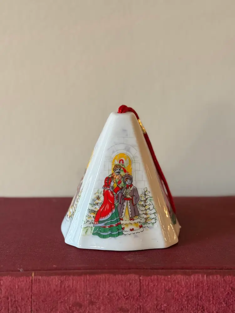 Vintage JASCO “Festive Fragrant” Porcelain Christmas Ornaments (potpourri ornaments) – Set of 2