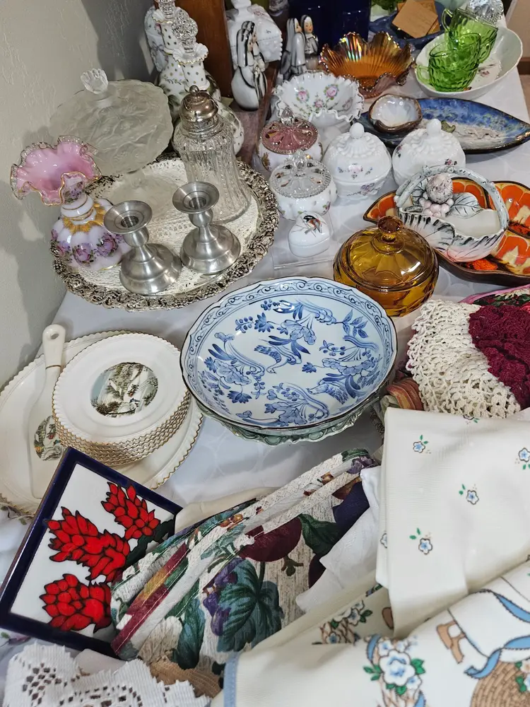 Sunday  Steals and Deals on Linens, Glass and More!