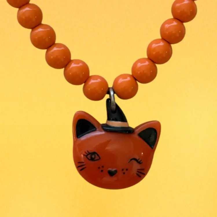 Adorable Halloween Winking Witch Cat Necklace 17” U/V Reactive Kitty