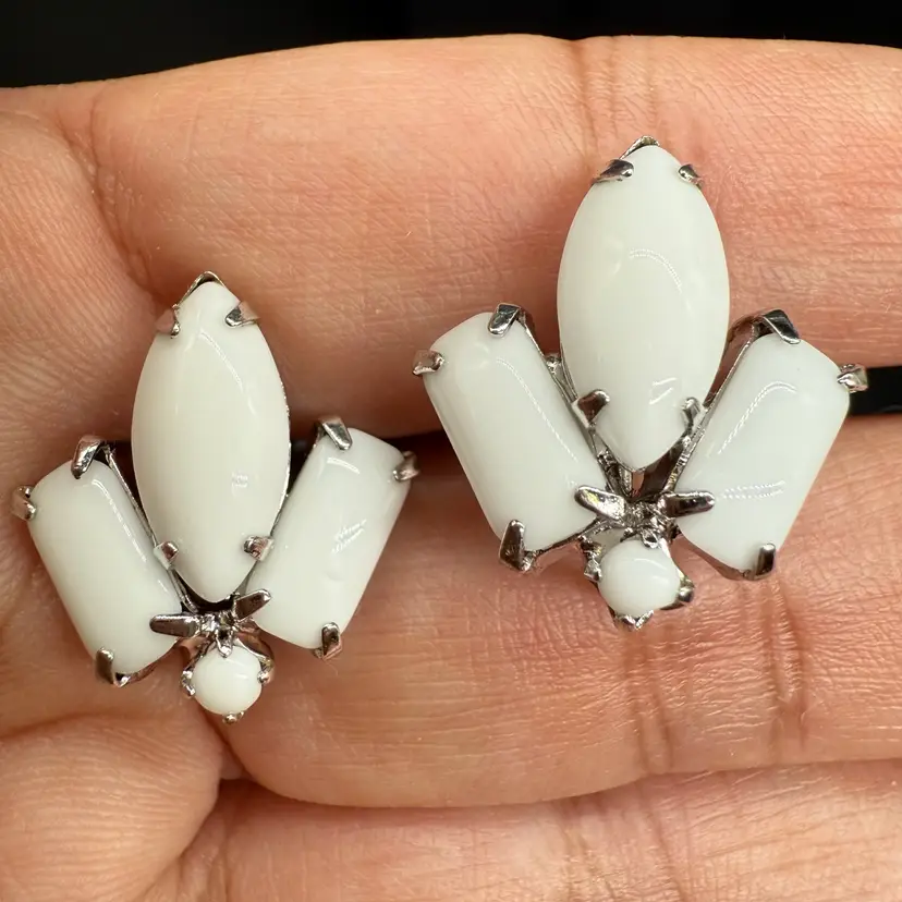 Vintage Milk Glass Screwback Earrings .75”
