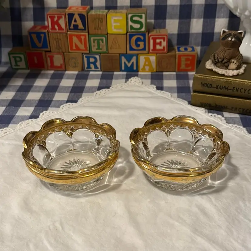 Glows! Martinsville Colonial Mitre Frontier Master Berry Bowls, Set of 2