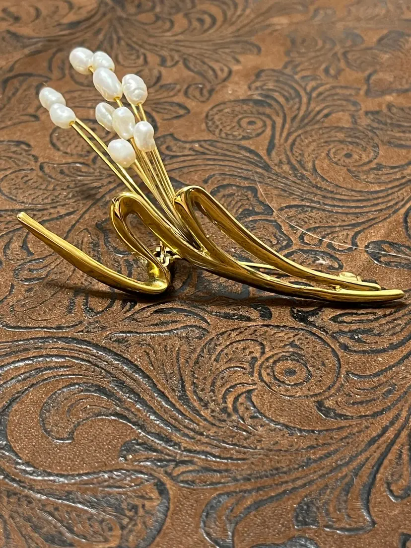 Vintage Gold Tone Pearl Swoosh Brooch 3”