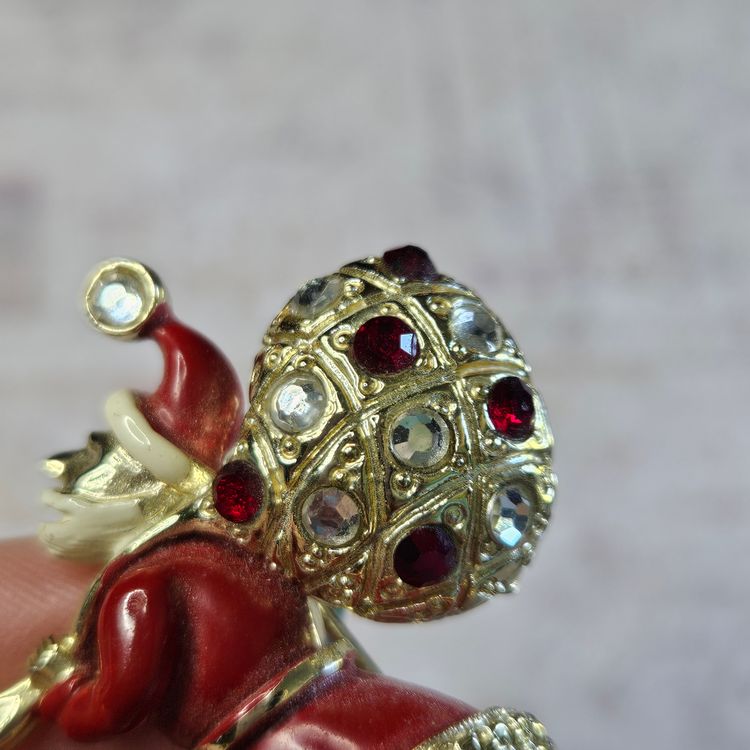 HOLLY CRAFT Santa Brooch