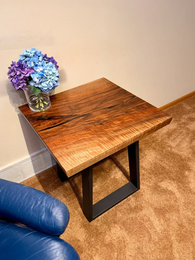 Pinnacle Reserve Bastogne Walnut End Table