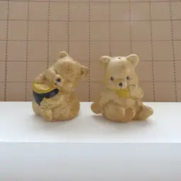 Vtg Honey Lovin' Bears Salt and Pepper Shaker Set