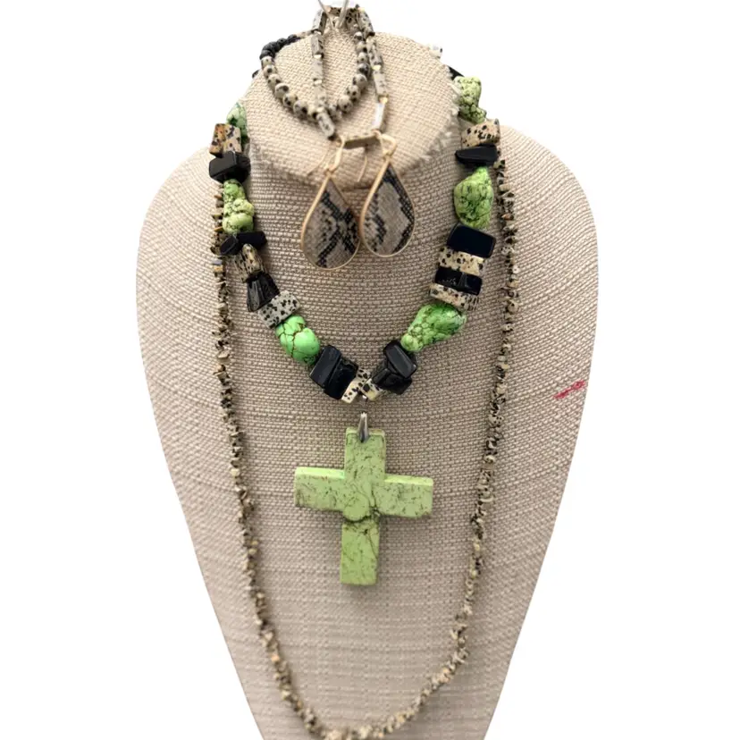 #18 - Jewelry Lot