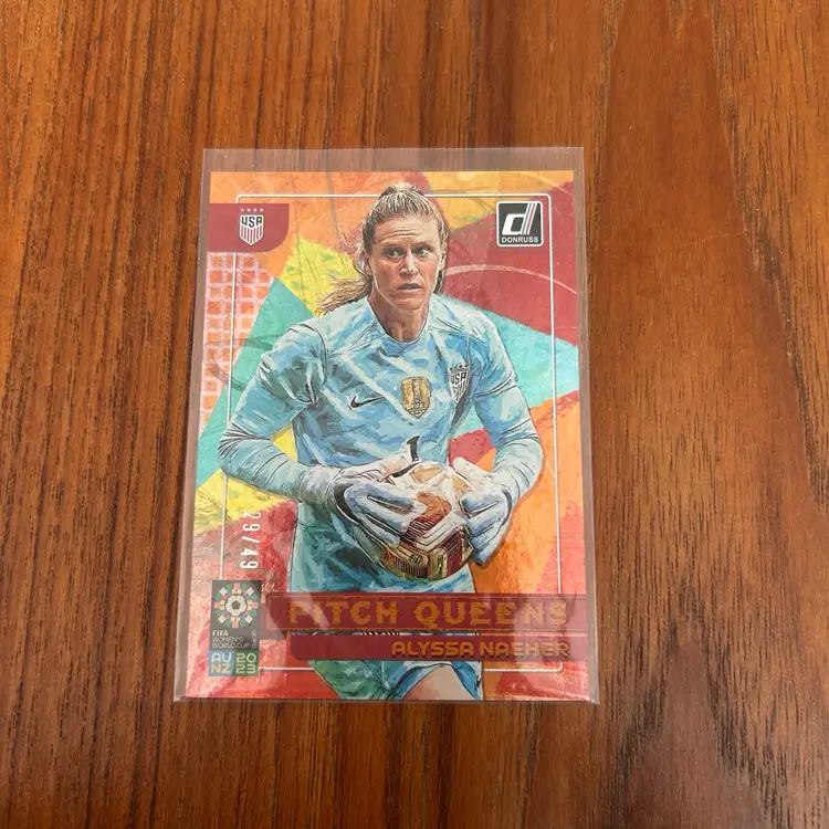2023 Donruss Women’s World Cup Pitch Queens Insert Orange Parallel /49 Alyssa Naeher USWNT