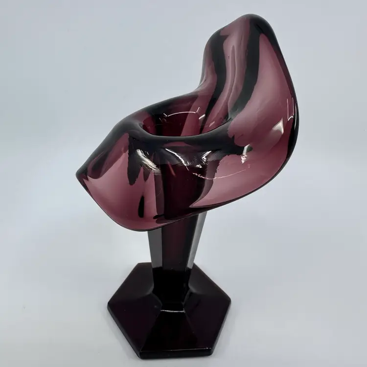 **Pick Of The Week** Amethyst Art Glass Jack In The Pulpit Vase  6.5”