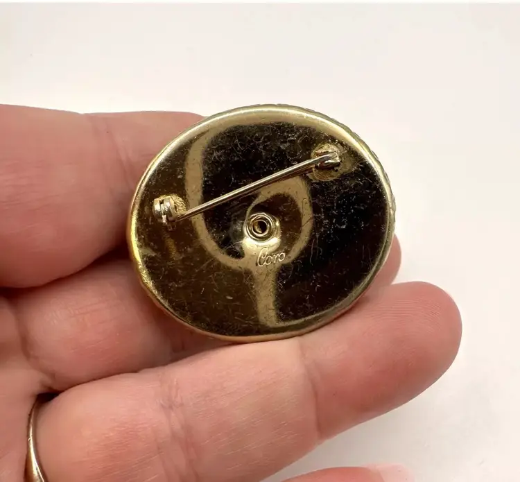 Vintage Coro 3-Tier multi-colored stone lock pin brooch 1 1/2" x 1 1/4"