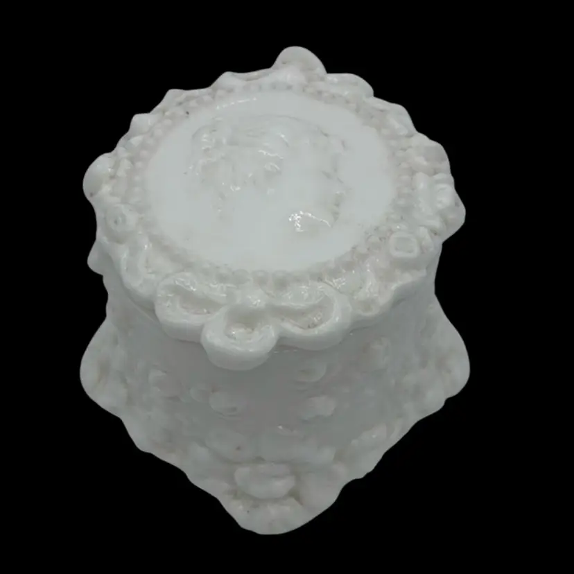 Fostoria Cameo Milk Glass Rose Print Trinket Box Stamped Excellent Condition 3” d 3 3/4” H